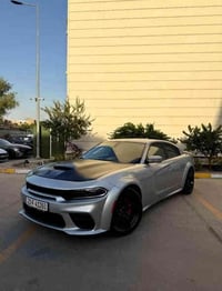 جارجر 2022 وايد بدي 6400 ماشيه 60 الف كيلو مو ميل و سياره قطعه وحده بس...