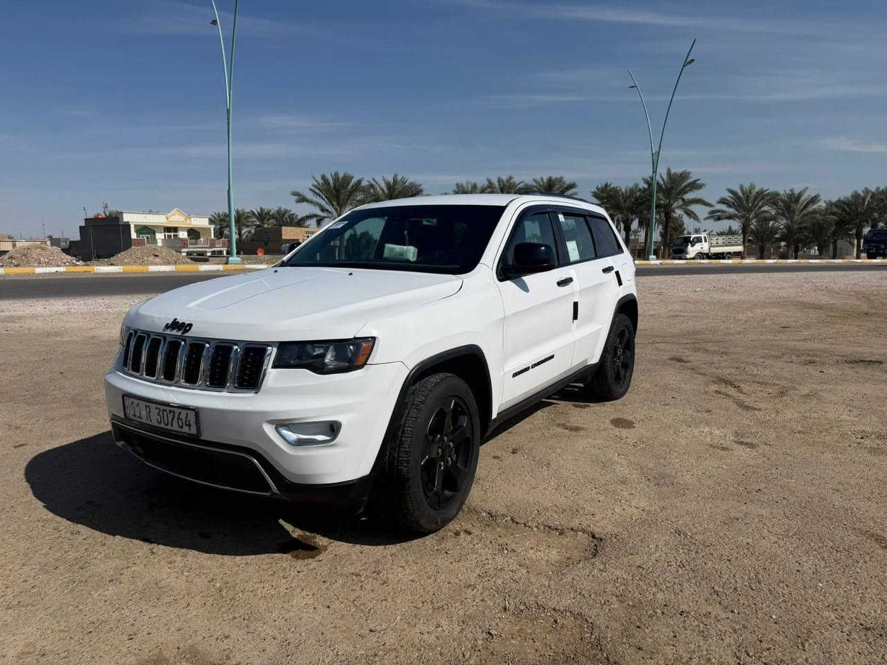 اريد مراوس كامري هايبرد  
جيب كراند شيروكي 2018
فول مواصفات عده الفتحه 
تشغيل عن بعد 
تدفئه كراسي واستيرن 
كير ومحرك مكفولات شركه
وكير طياره المرغوب 
حساسات خلفيه 
ويل 20
صدره جديد بلادي 
صندوك كهرباء جكات 
( سياره بيه ادامه كامله ما ينحط عليه ربع دينار ) 
سياره كلش حلوة بمعنه الكلم 
ماشيه 100 
رقم بغداد تحول بنفس الوقت 
المكان الرمادي الاتصال ***********
