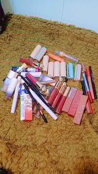 مكياجات • ماركة تخبل