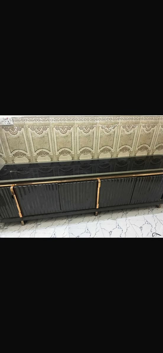 ميز بلازمه للبيع مكاني بغداد مقابيل مرور الطوبجي السعر 50 الف مستعجل  ؏ بيعه مكان مــآعندي ***********
