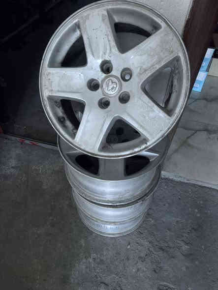 السلام عليكم ورحمة الله وبركاته 
كل ما تحتاجونه من موديل ٩٠ الحد موديل ٢٠٠٧  ساحه عدن مقابيل خدمات مرتضى دوج  ارقام الهواتف *********** او *********** الأرقام بيهه واتساب اليحب ايخابر  او يستفسر 
او تدللون
