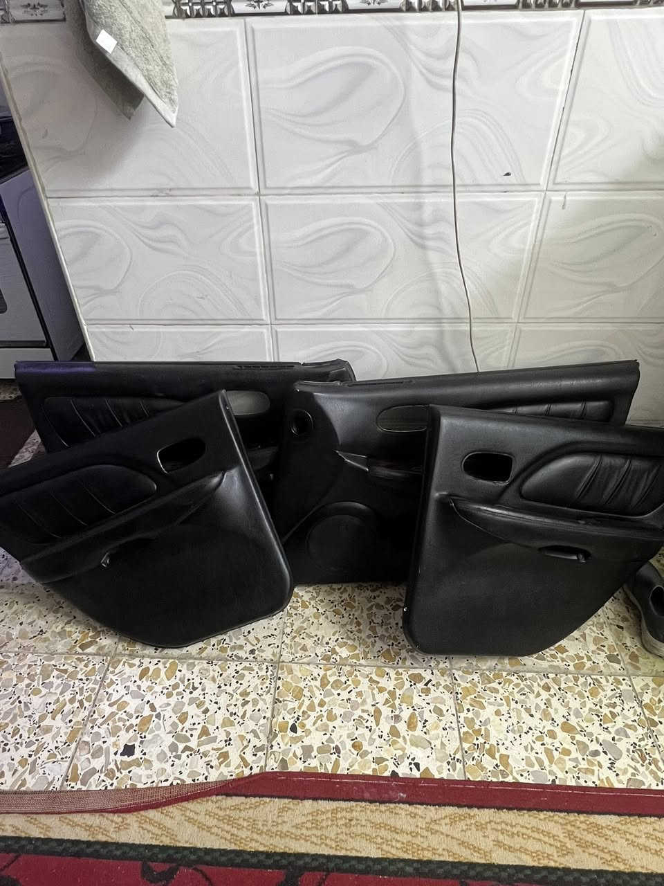 سلام عليكم جميعآ ابطاين سوناتا وفود كلها جلد نضافه 80‎‎% تحكمات كلها كامله مال فول السعر 80 وبيها مجال المكان بغداد الجديده ***********
