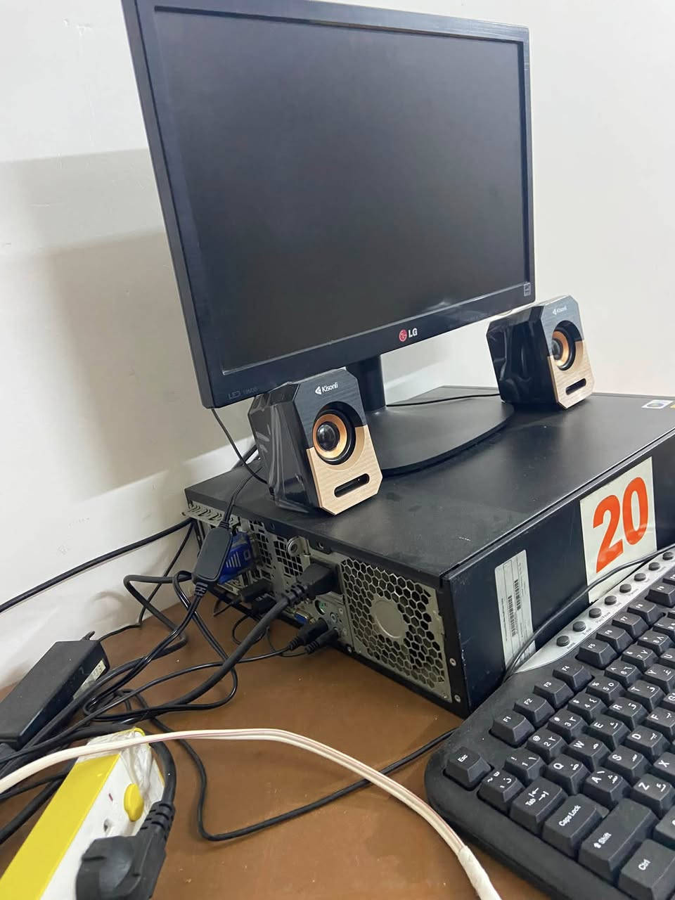 حاسبه Hp للبيع
سلام عليكم شاب بيسي للبيع من نوعيه Hp ذاكره ١تيرا قليل استعمالهه التواصل *********** العامريه شارع المضيف السعر ٣٠٠ وبيه مجال
