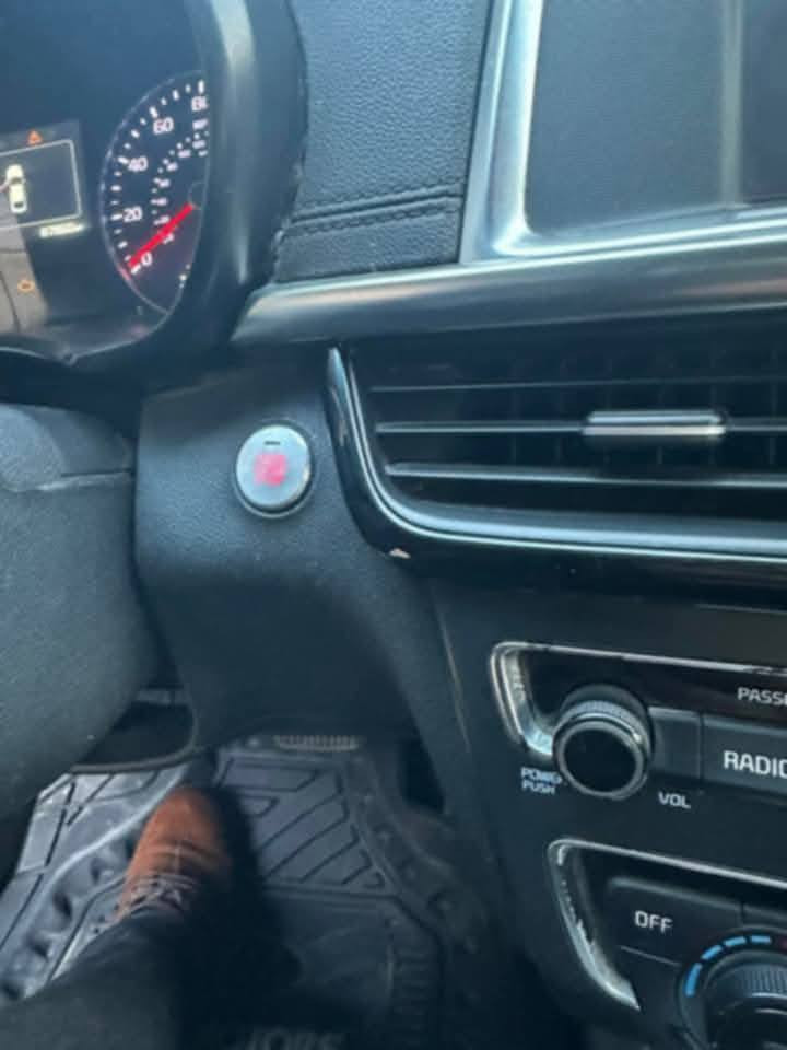 السلام عليكم اوبتيما للبيع موديل 2018 امريكي فول مواصفات SX مكينه تيربو رقم سليمانيه دولي بيها ٤ قطع صبغ سياره حلوه ونضيفه مكان كوت السعر ١٠٩ ورقه ***********
