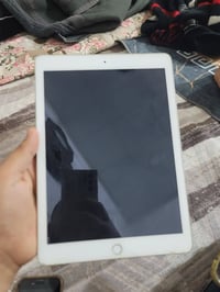 ايباد جيل ٥ • ٣٢ • مكفول