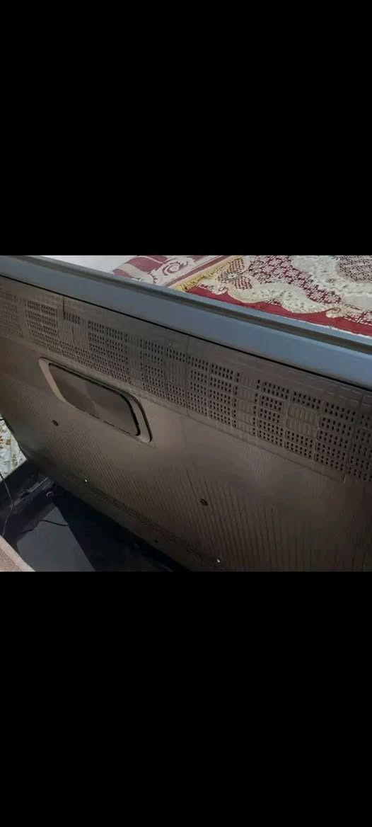 السلام عليكم شاشه هايسنس U7Q 2025 الي هيه أحدث موديل ب U7 وأفضل موديل شاشه mini led الغني عن التعريف شاشه فول من جميع النواحي استعمال 3 اشهر فقط الشاشه نضيفه جدا رايد فلوس واريد ابيعه رايده ب 750 الف مكاني بغداد الأمين الثانية رقمي ***********
