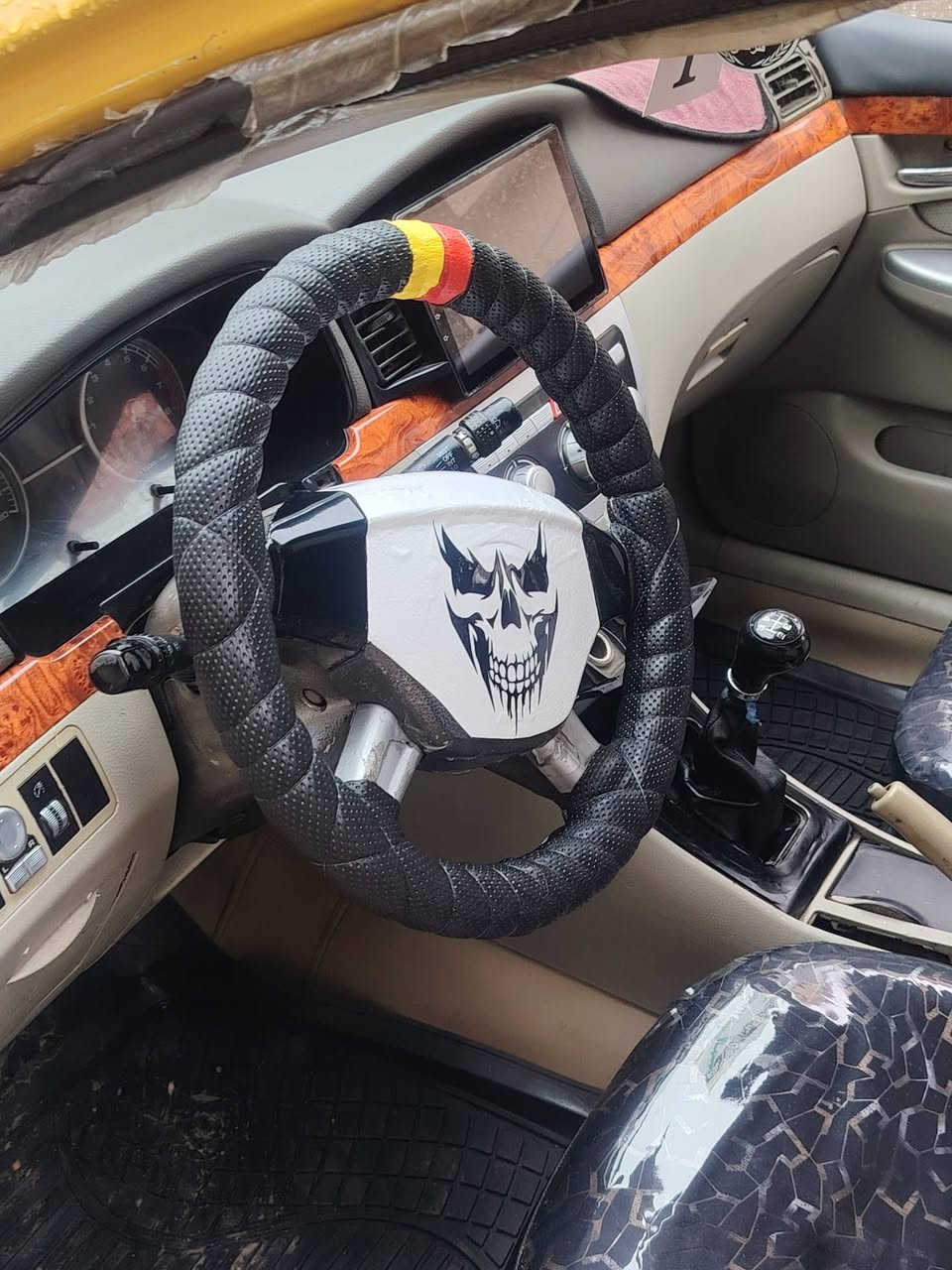 سعر السياره ب 38 وبيها مجال هيئه وغرامات صفر سنويه 27 شرط دواخل ما بيها***********
