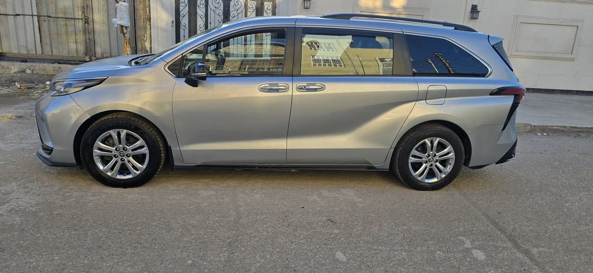 تيوتا سينا ٢٠٢٣ ..XSE..فول مواصفات وارد امريكي ...
ترحيب عند الاقتراب ..مع فتح باب بصمه..
تشغيل سياره بصمه .صندوك خلفي كهرباء..
فتحه صقف ..
داخل سياره جلد ..كراسي خلفي سياحي..
خزن كراسي ..مع كرسي جنب سايق كهرباء..
استيرن كهرباء..بردات خلفي..كشنات تدفئه وتبريد ..
لايت امامي ياباني اصلي تم تبديل ..مع لد امامي نهاري ..
سستم سماعات ...
محرك ٢٤٠٠ هايبرد ٤ سلندر..
سياره جاهزه بدون اي نواقص...باقي مواصفات معروفه
حادث سياره ..تبديل جملغ خلفي جه سايق ..صبغ ربع قماره ..صبغ ربع بنيد ..صبغ نصف باب السايق ..شواصي لغود مكفول...
السياره للبيع فقط للبيع فقط بدون مراوس..
السعر ..23500 $ سعر مناسب ..اتصال *********** بيع فقط بدون مراااااااااااوس ونقد  فقط ...
