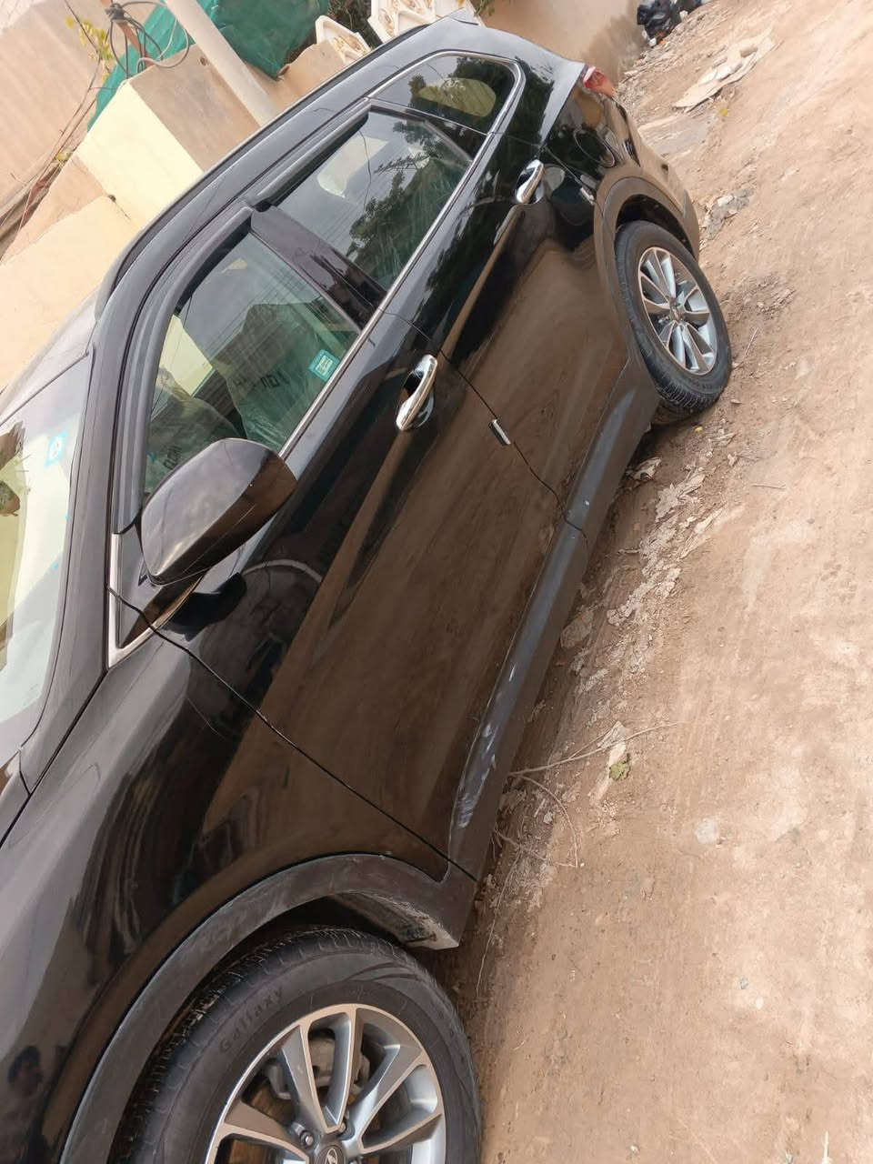 السلام عليكم
سنتافي للبيع 2017

كراند 6ستندر كشن كهربائي شاشه دواره تخم تايرات جديد 

بيها 3قطع صبغ 7راكب 
سعر 155
***********
