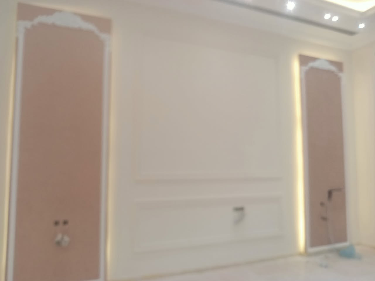 بسم الله توكلنا على الله 
صباغ دخلي وخارجي 
جميع انواع الديكورات 
بديل رخام وبديل خشب 
الشغل داخل بغداد واسعار مناسبه لي الجميع 
م/احمد المصري ***********
