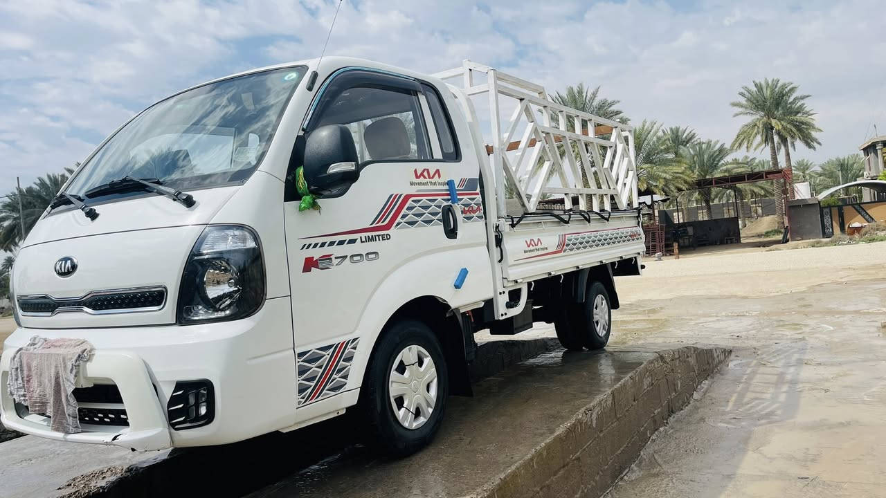 السلام عليكم كيا 2020 وجه القديم مكفوله كفاله عامه حتى الكير والمحرك رقم قادسية انكليزي باسمي السعر 135 ورقه وبيها مجال ومكان السياره بابل الكفل ***********
