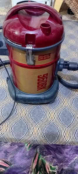 مكنسه هيتاشي الاصليه حجم ٢١ شغاله وكامله ب٥٥ بالدوره *********** بغداد
