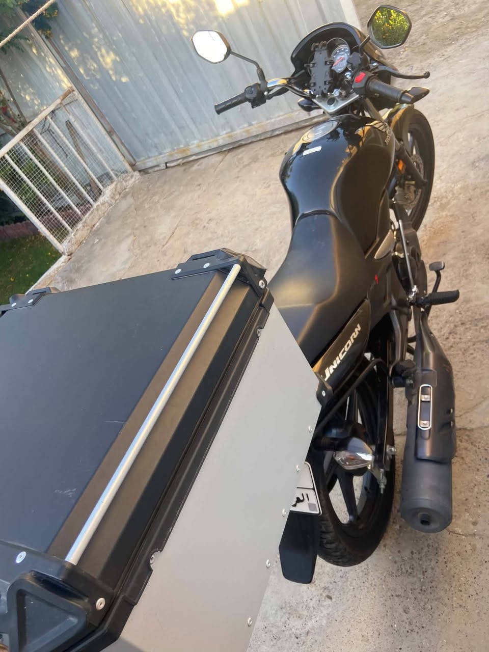 السلام عليكم

دراجه هوندا يونكورن honda unicord CB 162cc

مديل 2024 نازلة ب 2025 شهر ال 10

(حساس ستاند /دبل وسطي / حساس اعطال محرك / حساس دهن )

(عقل مخصص لبرمجه) (وعقل للدراجه) (حجر بيئة)

مرقمه اربيل بأسمي

ماشية 14الف دراجه نضيفه بمعنى الكلمه

كل اسبوع اديرلها امزويل ما ااخرها ابد ع الدهن حتلو مابي شي 

وبانزين محسن فقط اديرلها ونادرا ما ادير عادي

الدراجه نوزل مو كابريتر 

دراجه كاملة مكملة من اصغر شي لاكبر شي بيها

اضافه صندوق المنيوك حجم كبير يتحمل خوذتين

ستاند جهاز

سعرها جداً مناسب للتواصل خاص او واتساب ***********
