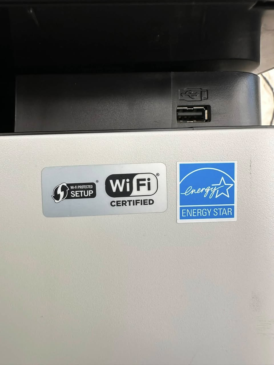 لعشاق الفخامة والجمال ✨
للبيع طابعة Samsung Xpress C480FW ليزر ملونة

طابعة ليزر ملونة أصلية بحالة ممتازة، استخدام خفيف ونظيفة جداً.

✅ طباعة ملونة وأبيض وأسود
✅ نسخ وتصوير مستندات
✅ سكانر عالي الدقة
✅ فاكس
✅ واي فاي Wi-Fi
✅ طباعة مباشرة من الجوال
✅ منفذ USB مباشر
✅ وحدة سحب أوراق تلقائية (ADF)
✅ مناسبة للمكاتب والشركات والاستخدام المنزلي

الموديل: Samsung Xpress C480FW

الحالة: وكالة وتعمل بكفاءة كاملة.

💰 السعر المطلوب: 165 دينار قابل للتفاوض


**إذا كنت صاحب هذا الإعلان وتريد حذفه لأي سبب، رجاءا أرسل رسالة إلى الدعم الفني**