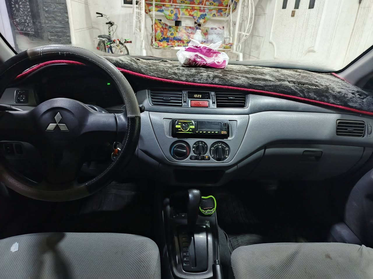 لانسر للبيع موديل 2007 الرقم اربيل الدولي جديده لحد 2029 هزه جديد كير اوتوماتيك محرك كبير سياره بدون ضرر بس بونيت صبغ بدون دواخل شرط الوكاله والتحويل سعر ٦٧ ورقه هذا رقمي***********، مكان سيارة كركوك كل شيء بالشرط
