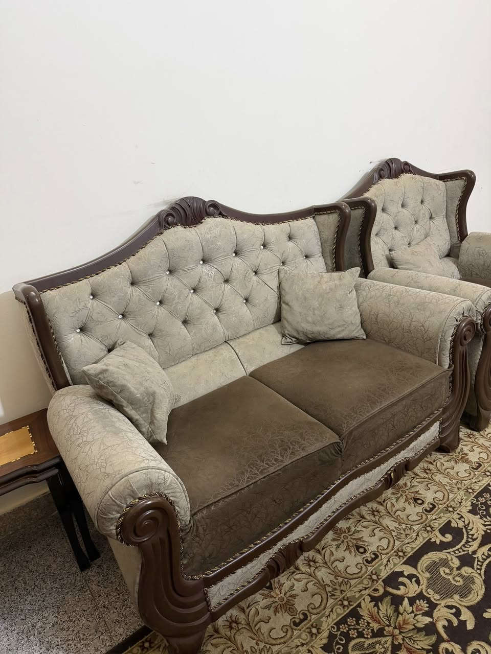 تختم للبيع نضيف  استخدام قليل العنوان الاعظميه هاتف ***********
