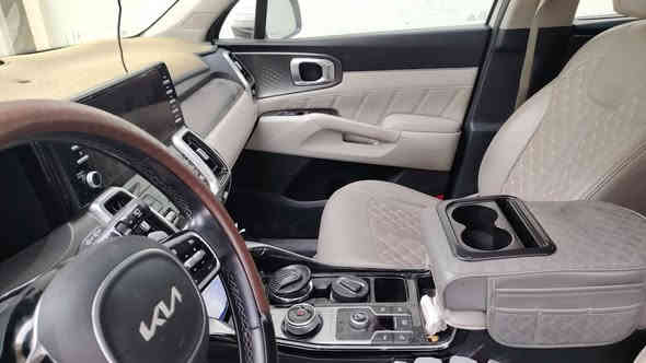 سلام عليكم 
للبيع 
كيا سورنتو موديل ٢٠٢٢ خليجي 
رقم اربيل الجديد
ماشية ٥٤
بصمة
بانوراما 
كير ماوس 
سايد برك بصمة
كشنات كهرباء
صندوك كهرباء
اوتو هولف 
شفتات ستيرن 
مري شفط 
تشغيل عن بعد 
شاحن واير ليس 
ستة سلندر 
سبعة راكب 
ثلاث قطع تبريد 
مكفوله
السعر ٢٨٥ وبيهة مجال 
مكان السيارة بغداد
***********
