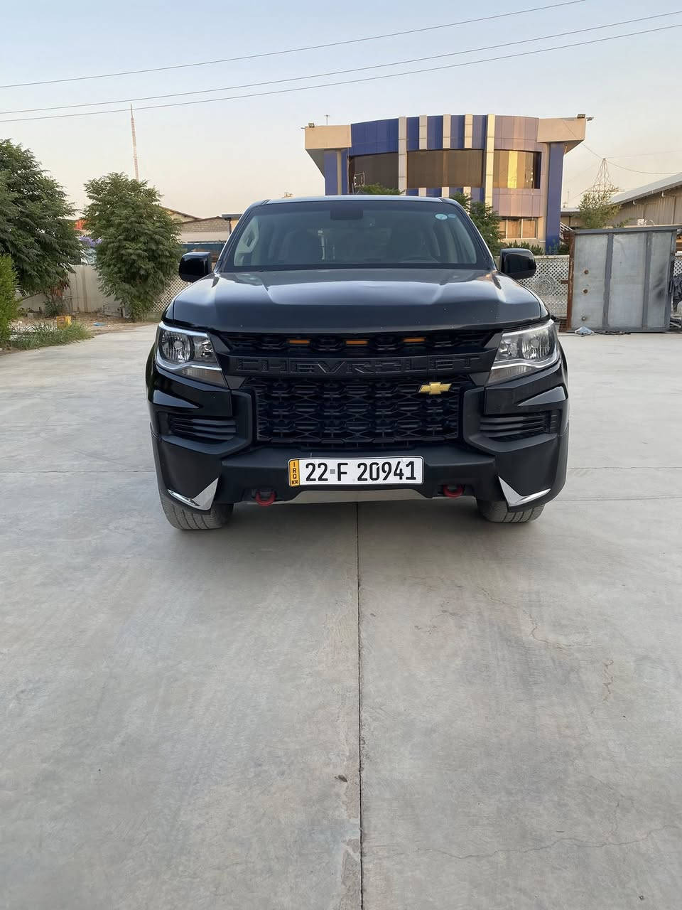 شوفرليت كلورادو2021  ماشيه (80) الف كيلومتر ضرر جامرلغ الايسرمع ربع البنيد فورويل 8نمر رقم اربيل وبسمي  اربع اطارات جديد سياره مامتعوب وجديده ويل كب وغطاء البدي
مكان السياره سليمانيه كلار
سعر 200$ شدتين وبي مجال
***********
