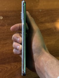 ايفون اكس اس ماكس ذاكرة 256بطارية 73 الجهاز لا مفتوح ولا مصلح عوزه بس ...