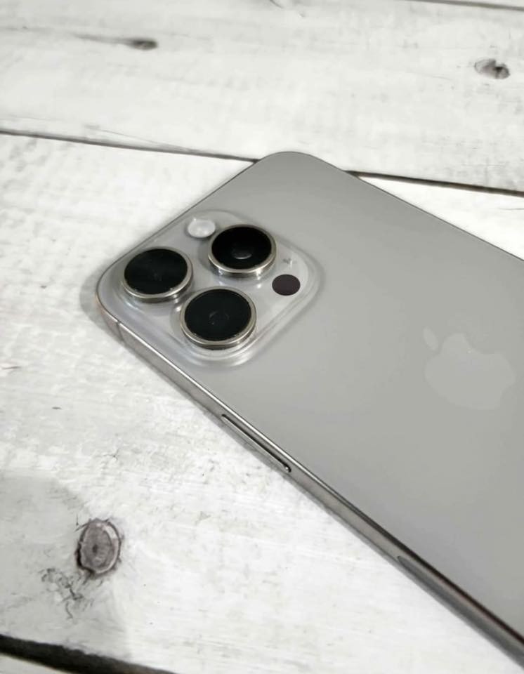 ايفون 15برو ماكس شرط ما مفتوح ولا مبدل شي
شرق اوسط 

بطاريته 86

ذاكرة 256

السعر 1035

اتصال او واتساب ***********
