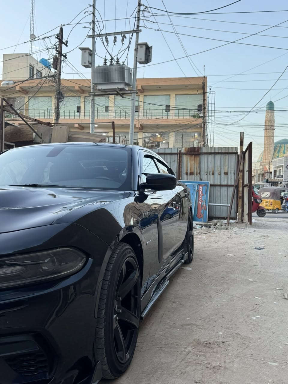 السلام عليكم
جارجر 2016. Rt مواصفات الrt لمعروفه
حادثها مثل ما موضح بلمنشور 
الاضافات المصروفة عل سياره
بلكات ريسنك
بوليش وعليها نانو سيراميك ضمان سنتين 
عليها كت كامل SRT
عليها جكات s2
ويل ابو النجمة
السعر 195 بيها مجال بسيط حق الجية
مكانها بغداد 
***********
