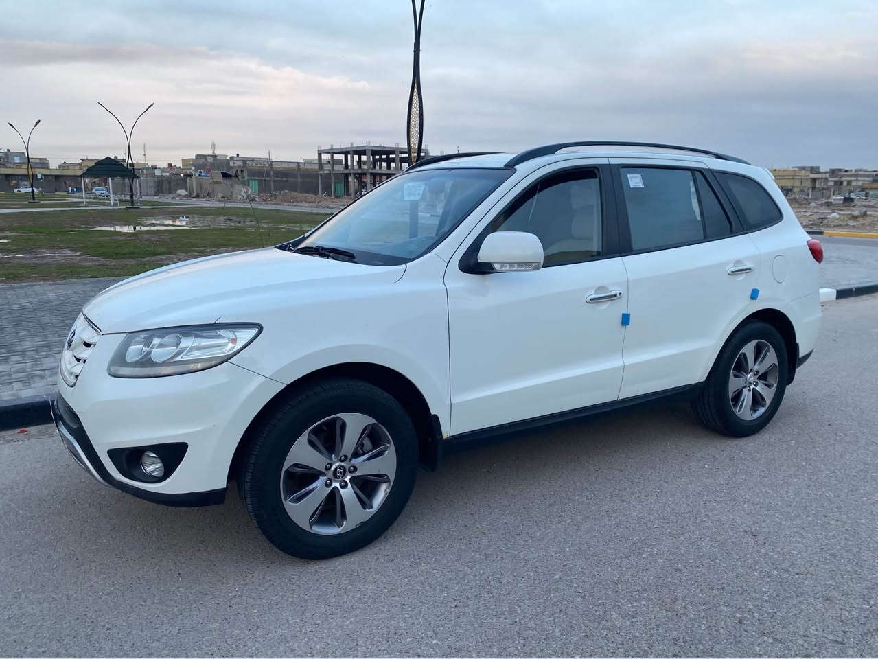 سنتافي موديل 2012 كفاله عامه من صبغ وضربه وتبديل سيارة جديدة فول مواصفات ما متعوبه بصمه وفتحة سقف كشن كهربائي  مكينه 2400 /4 سلندر مكينه جديدة تبريد ثلج سياره نضيفه وجاهزة ماشيه 170km سنوية جديدة لل 2030 سعرها 133 للتواصل *********** Singapore
