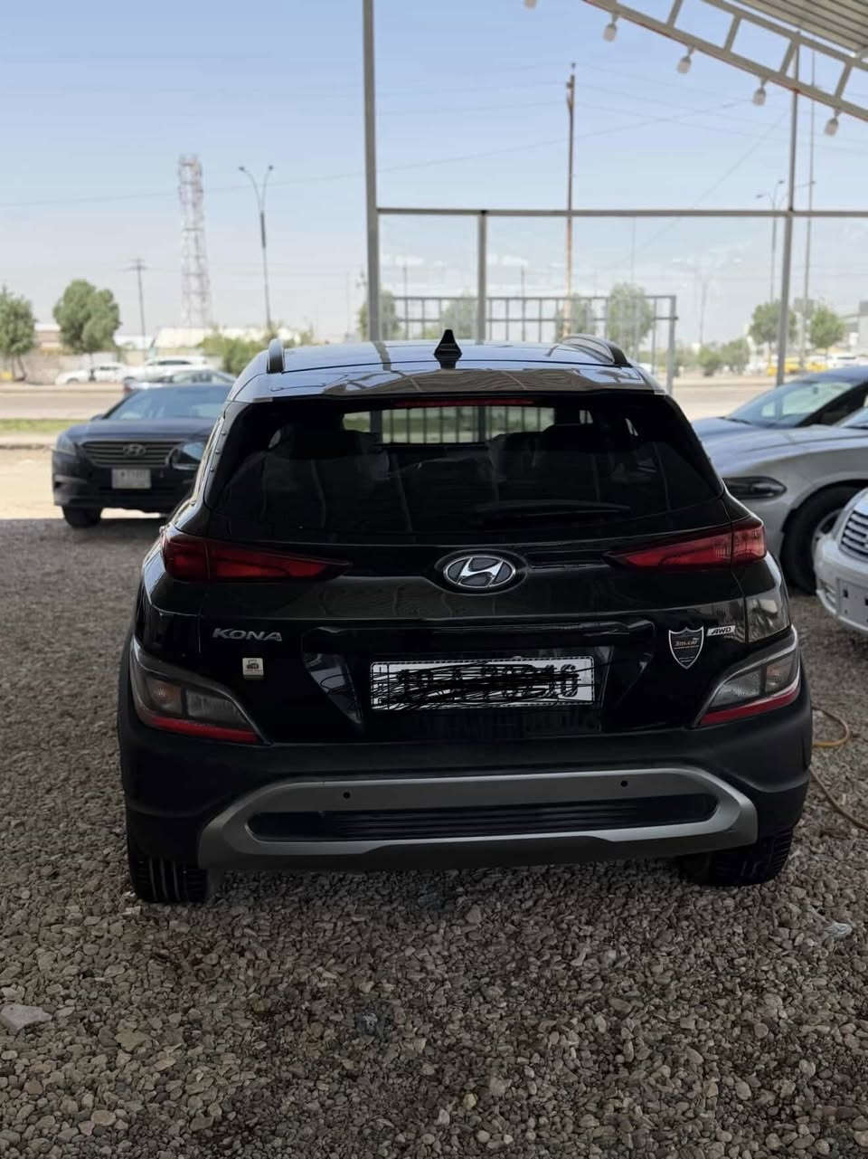 سلام عليكم كونا موديل 2022 امريكي بيه 4قطع صبغ  بدون دواخل رقم نكليزي مكينه 2000 دوش 
فول مواصفات سياره بصمه رادار قياده ذاتيه  حساس 
السعر 112 وبيه مجال 
سياره جاهزه وحلوه 
***********
