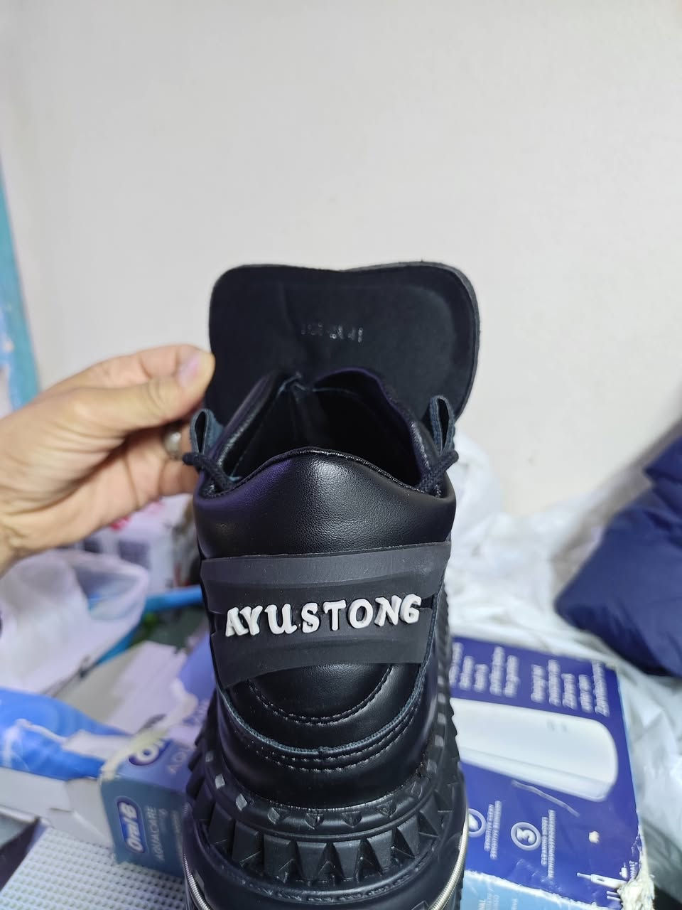 هذا الحذاء من ماركة AYUSTONG بتصميم "Punk/Gothic


**إذا كنت صاحب هذا الإعلان وتريد حذفه لأي سبب، رجاءا أرسل رسالة إلى الدعم الفني**