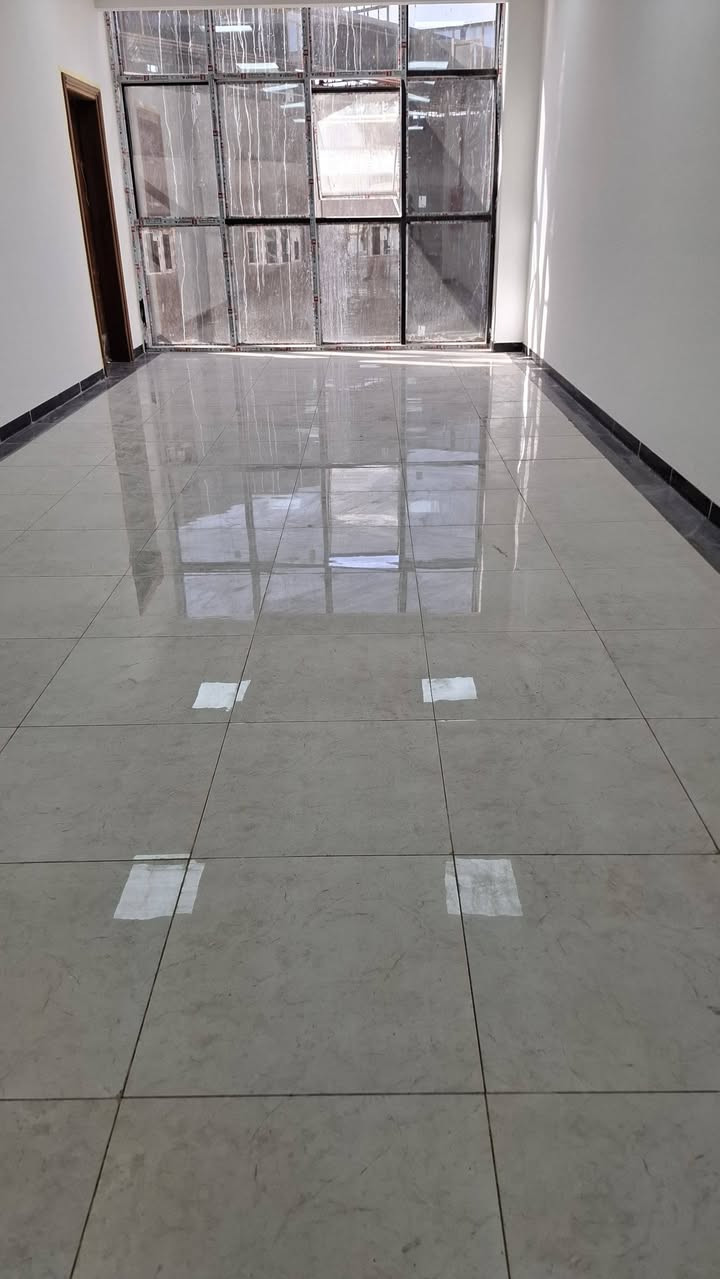 متوفر عمال جميع لاشغال الشاقه والغسل  وباسعار مناسبه تنزيل تصعيد تفريغ قلع ارضيه حفر غسل تفليش كلشي نشتغل ومتفرغين اتصل وتدلل وشغلنه  اي وقت تريد ***********
