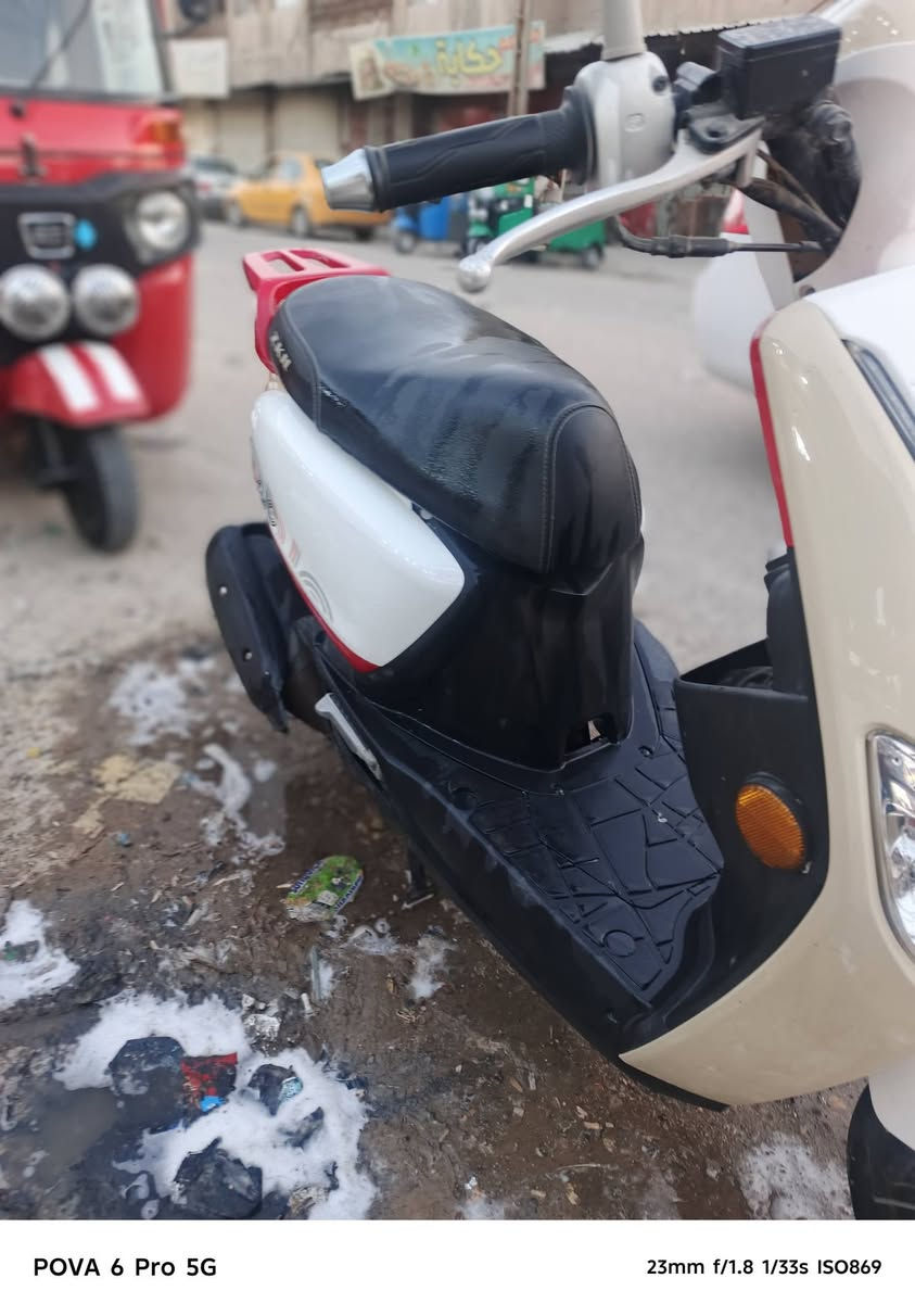 سلام عليكم دراجه بوليس صيني زيرو برغي🔩 ما مفتوح بيه كهربائيات كله شغاله مكاني البصره شط العرب تنومه رقم *********** سعر مليون و50 وبيه مجال
