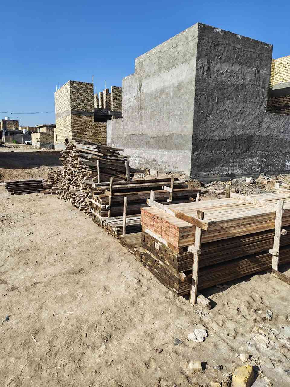 قالب 200 متر للبيع  سعر مناسب عنوان حله  ***********
