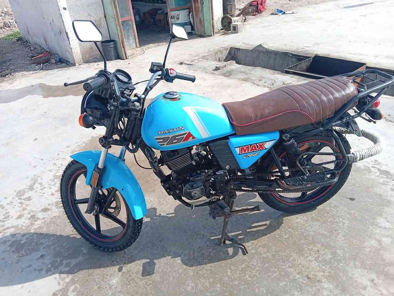 يا الله سلام عليكم العزاز طبعن مرخصت الادمن للبيع دايوان ميسان قضاء علي الغربي موديل 22 شقل وطلع شرط اوراق 
مستعجل على بيعتهه سعر 875الف وبيه مجال للطيبين 
شراي يتصل ويدلل ***********واتساب الون المميز 
مال جناي والله
