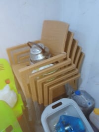 12 كرسي ب100 الف   العنوان بغداد رحمانية الجعيفر  07710857313