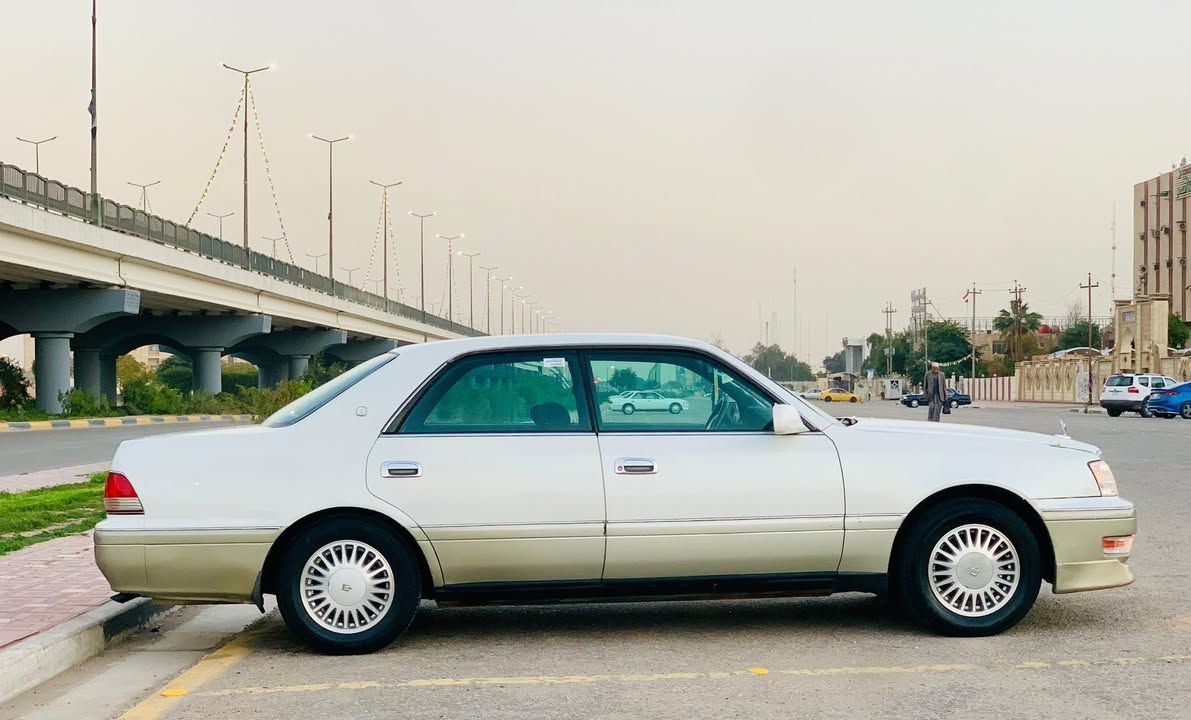 السلام عليكم ورحمه الله
للبيع راس الثور فلات موديل 1995 رقم انبار انكليزي (بأسمي) سنويه مجدده لل 2030 مداور مباشر وين ميعجبك گير ومكينه VVT فيشتين شرط حاويه 
السياره كفاله عامه من كلشي كص نقل عيب وضربه واصوليات السياره جاهزه من دواخل بالكامل حاويه حداديه اسفنج كهربائيات ويل جديد ادامه ارضيه وتنته جدد شرط السياره احلا من الصور وجاهزه مال جناي وكفاله مكان السياره كربلاء السعر 97 وبيها مجال بسيط للشراي 
للاتصال... ***********
