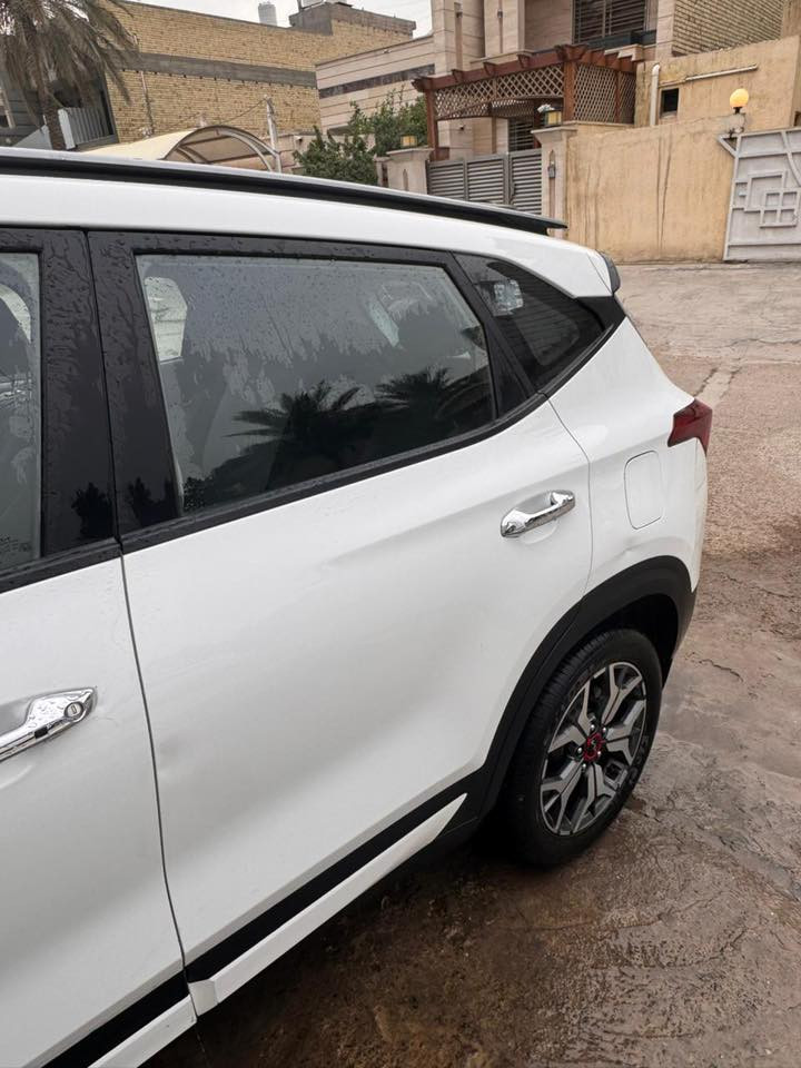 السلام عليكم
كيا سيليتوس خليجي 2022 للبيع 
بصمة + تشغيل عن بعد 
محرك دوش 1600 
6 وضعيات قيادة 
لدات داخلية 
شاشة متصل مع الدشبول 
تحكمات ستيرن 
مري شفط 
كشنات جلد 
وباقي المواصفات معروفة
تخم تايرات جديد
السيارة بدون قطرة صبغ 
بس كم رصعه واضحات بلصور والسونار مرفق مع المنشور 
السيارة عليهة ادامة من كل النواحي 
رقم وسنوية وهزة كلة جديد وبأسمي شرط التحويل 
ماشية 107 الف كيلو 
السيارة جديدة وخير من الله وبلحقيقة كلش حلوة 
مكاني بغداد شارع فلسطين 
145
***********
