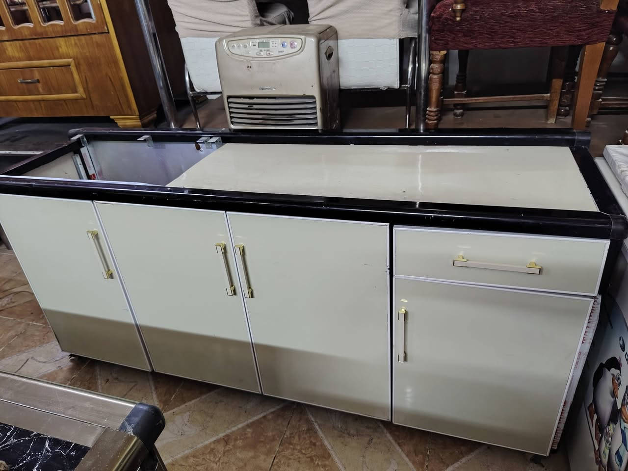 اغراض مستعملة للبيع
***********
***********
