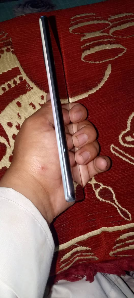 سلام عليكم عندي هونر x9a ذكره 128 ريده السعر قفل 210 مابيه مجال قفل بس شراي يوصل الواتساب *********** لا يوجد توصيل مكان بغداد الرضوانيه شرقيه
