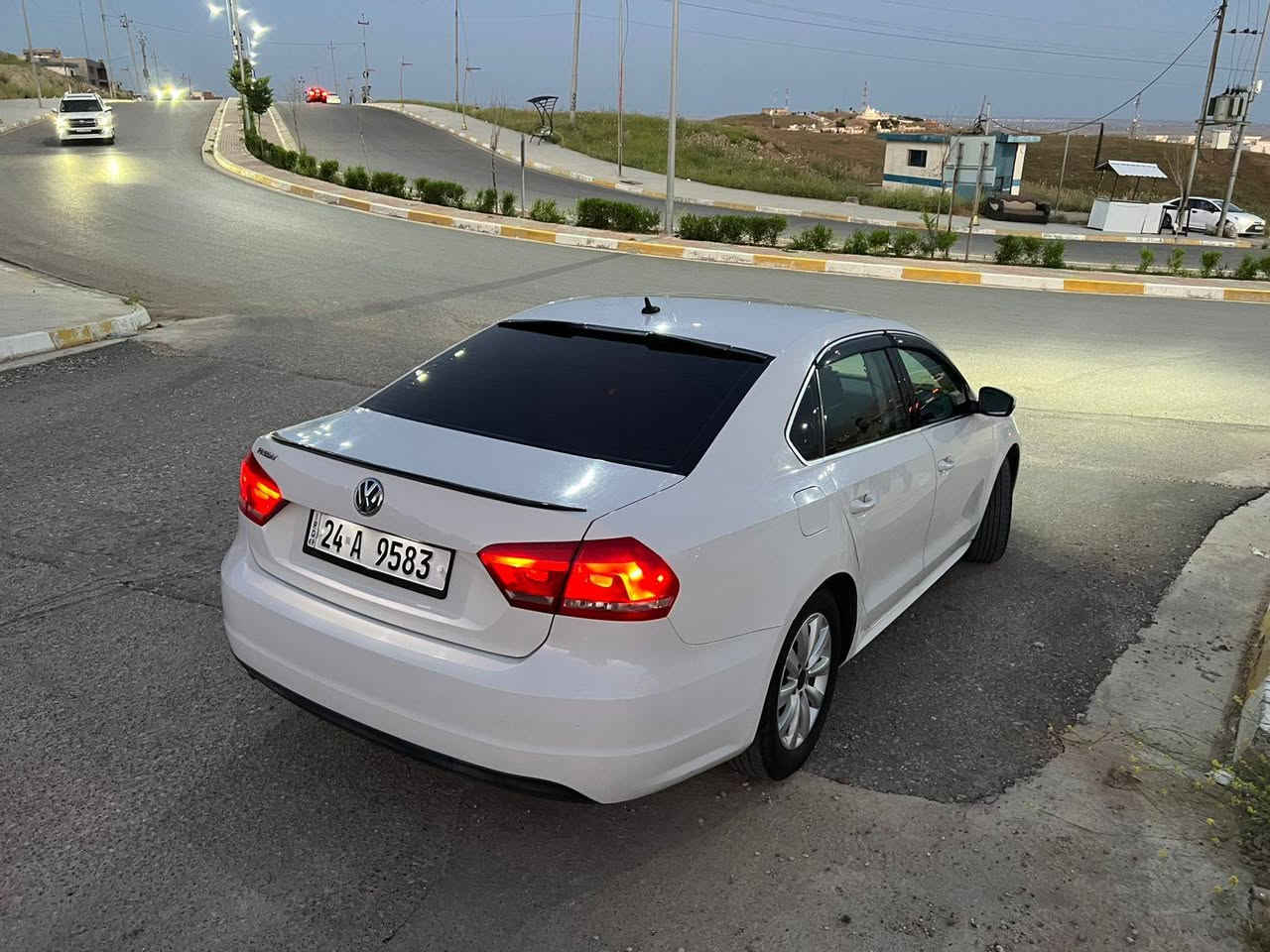 باسات 2015 5 سلندر
خليجي نص موصفات
بيها شوي ب جاملغ خلفي صبغ بدون داخل بدون ايرباك
أرقام سنويه جديده
كير محرك شرط
محرك ٥ سلندر 
ماشيه ٢٠٠ الف كيلو
سياره كامله و جاهزا
العنوان قضاء الشيخان
السعر 128 مجال
***********
