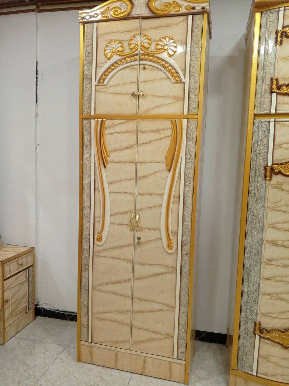 غرفة عراقية جديدة مستعملة شي بسيط خشب عراقي مو صاج الرقم ***********
