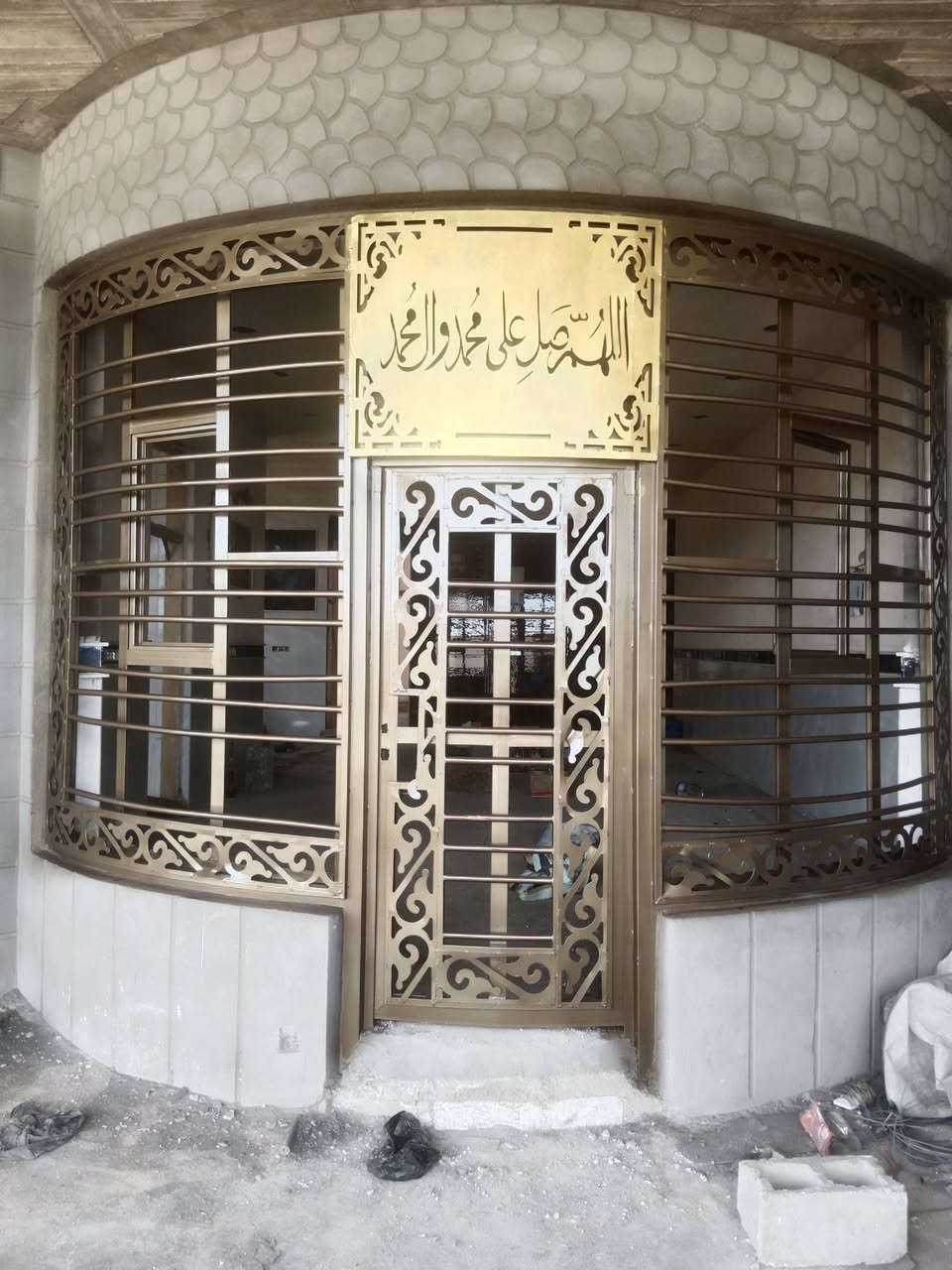 السلام عليكم 
 تنضيف وصبغ اساس ولون الشباببك ولاابواب 
***********
‏‪***********
