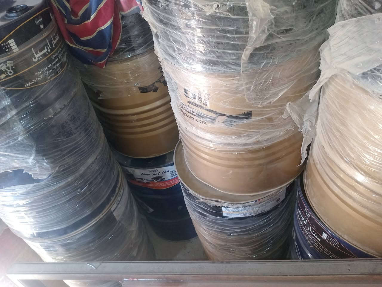 سلام عليكم مكلف بالنشر براميل فارغه جدد للبيع شلع عدد 18برميل سعر برميل 15الف مكان رمادي تاميم للاستفسار اكثر ***********
