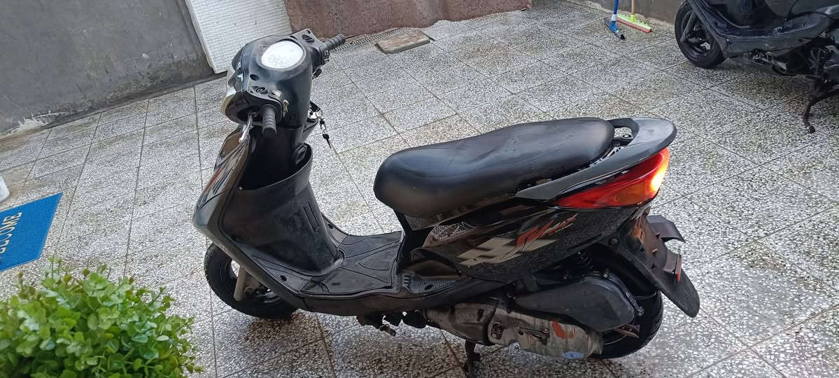 السلام عليكم دراجة  بريز بغبغاء الون اسود دراجة جديدة بمعنة الكلمة دراجة مامتعوبة مكينة بلادية   الدراجة جديدة السعر 700 وبيهة مجال حك الجية العنوان بغداد الشعب  لاستفسار على الهاتف ***********
