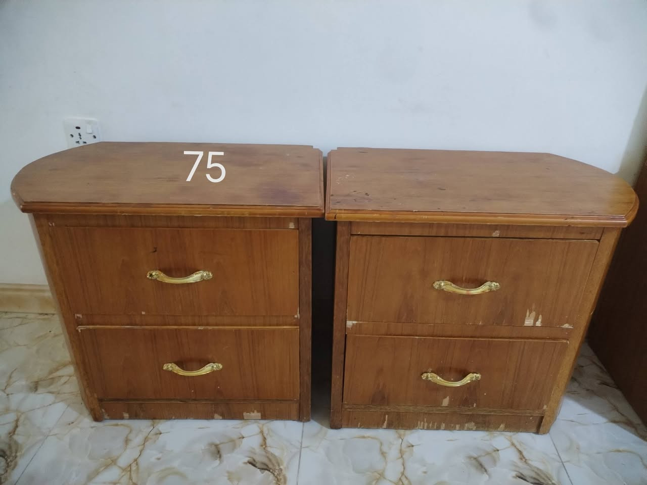 غراض مستعمله للبيع و بيه مجال عنوان تكريت  الرقم +964 771 427 7947


**إذا كنت صاحب هذا الإعلان وتريد حذفه لأي سبب، رجاءا أرسل رسالة إلى الدعم الفني**