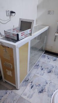 ميز • للبيع • سعر مناسب