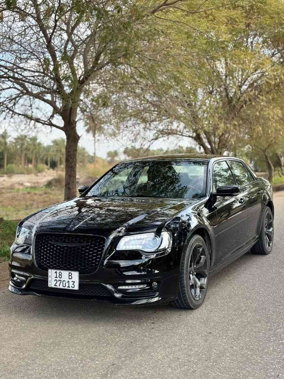 السلام عليكم
وكل عام وانتم بخير 
كرايسلر 2021 S 
- شفتات ستيرن
- داخل اسود 
- شاشة كاربلاي نفكيشن
- اشارت ترحيب 
- تشغيل عن بعد 
- ويل حجم 20 
- كشنات كهرباء 
- حساس امامي خلفي 
- ردار جانبي 
- اشاير مري 
- سستم صوت الباين  
- عدد 90 الف
- رقم مشروع وطني وين ما تحب تكدر تحول وتنقل ملكيه وبسمي سياره هزه جديده ورقم دولي جديد
السيارة كفاله عامه من صبغ حتى الدعامية بشرط قطعة وحده تبديل جاملغ جهةٍ اليمين اصلي وكاله 
بـسعر 265 وبيها مجال 
*********** 
موقع السيارة / بابل الحلة
