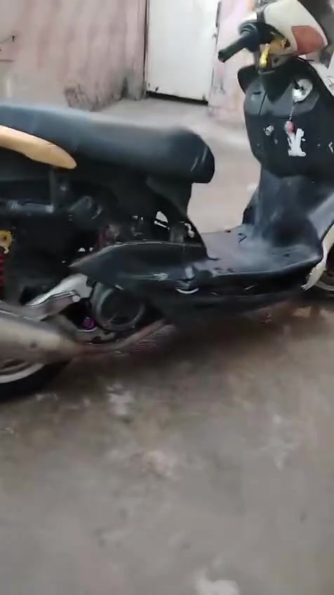 سلام عليكم سكنس نثيه للبيع سعر 400وبيه مجال دراجه بوشه 58نكره سلف بي وقت مكاني بغداد شعب شارع صحه رقم***********
