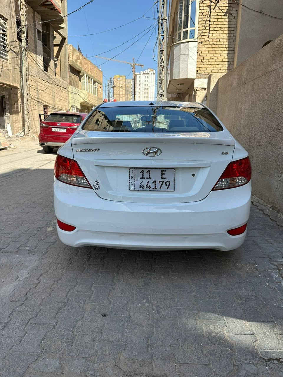 السلام عليكم اخوان
اكسنت موديل 2015 خليجي 
بيه صبغ بنيد فقط والباقي كفالة 
وكلشي واضح بالسونار 
محرك 1600 دوش قطرتين 
اخوان السيارة جاهزة متصرف عليه دينار 
السعر 95 
الاستفسار ***********
مكان كربلاء المقدسة 
غير متواجد على النت
