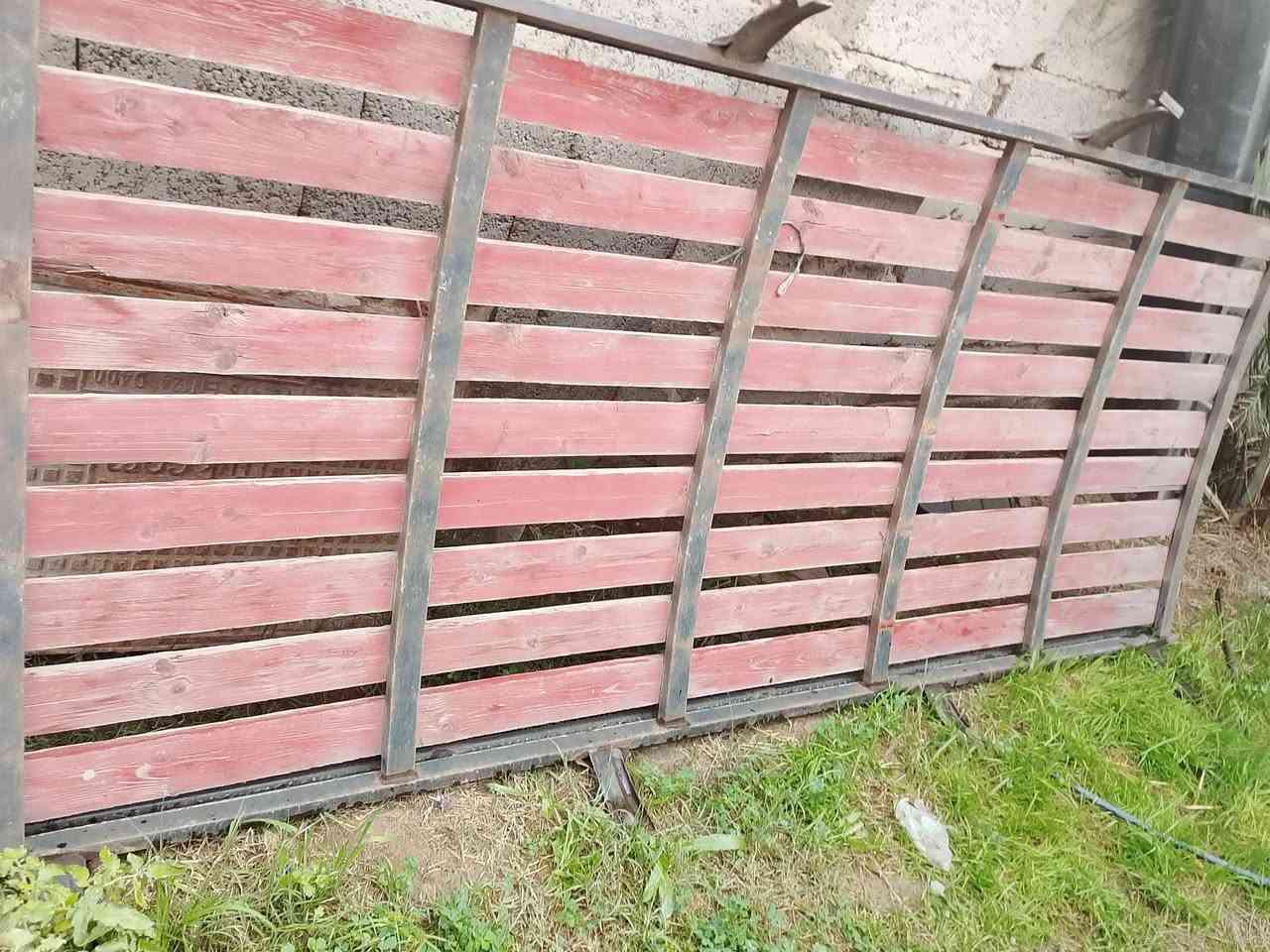 سلام عليكم سيباية للبيع نضيفة  خشبها نضيف ***********السعر 90الف مكاني بغداد الشعلة
