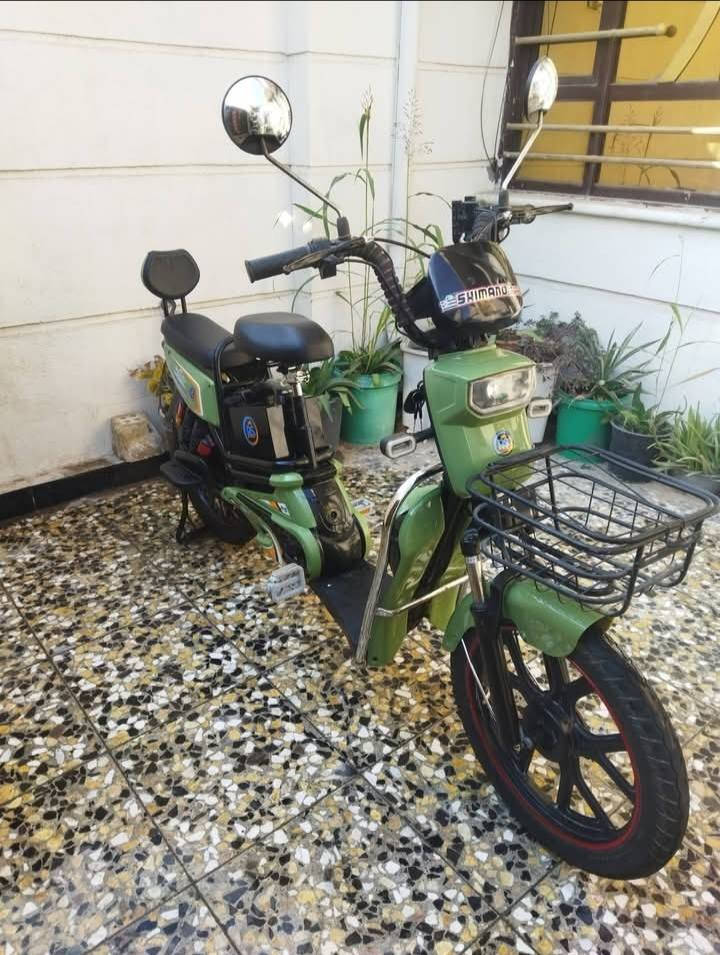 السلام عليكم
دراجه شحن حجم 20 
مديل 25
5بطاريات 
مديل حديث 
كامله كل نقص مابيه استخدام قليل اقل شهرين 
السعر 350 وبيه مجال 
بغداد المشتل 
***********
