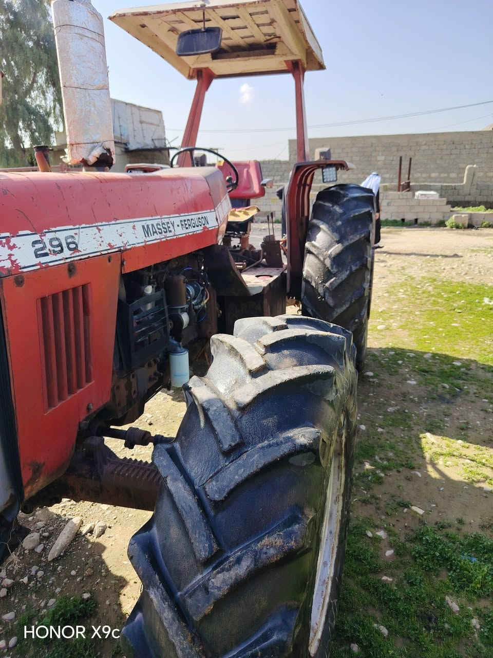 السلام عليكم تركتر فوركسن موديل 79 بدون صبغ شرط كير ومحرك واكسن السعر 20وبي مجال للتواصل ***********
